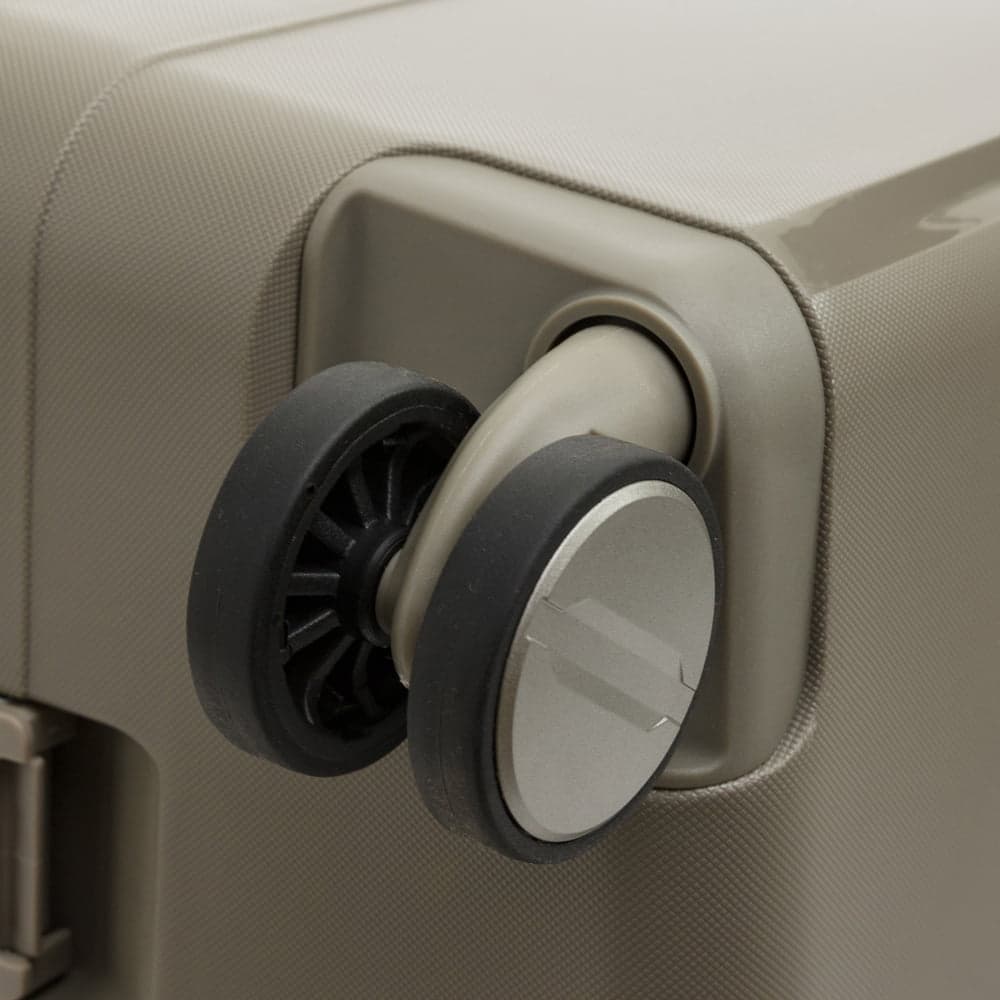 Чемодан на колёсах March M6000*62 Bon Voyage Spinner M 67 см 