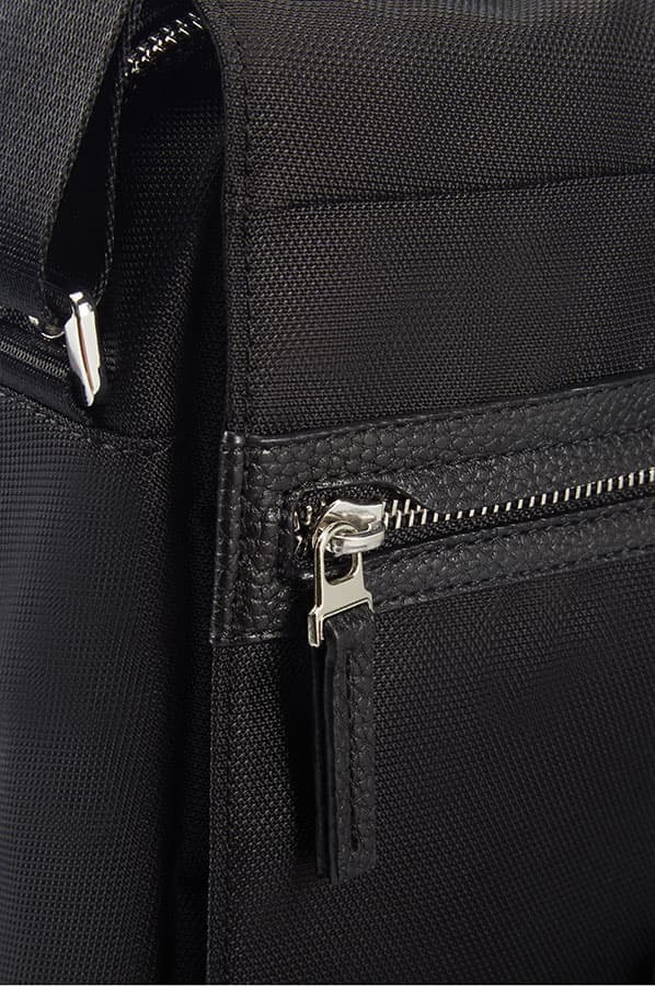 Сумка для планшета Samsonite 79D*004 Hip-Class Flap Crossover Bag 9.7″