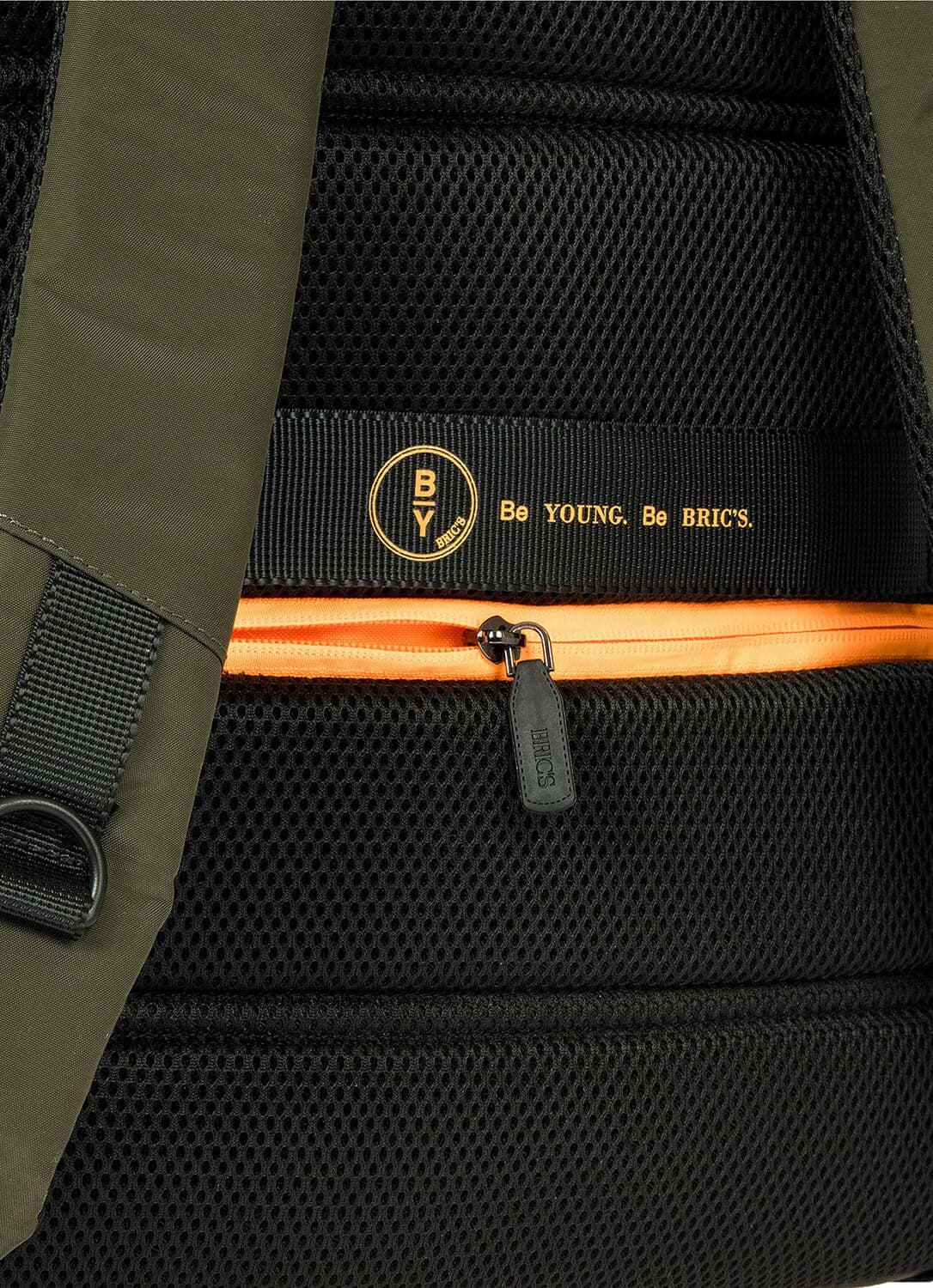 Рюкзак для путешествий со светодиодной полосой BY by Bric's B3Y04494 Eolo Explorer S Backpack 15″