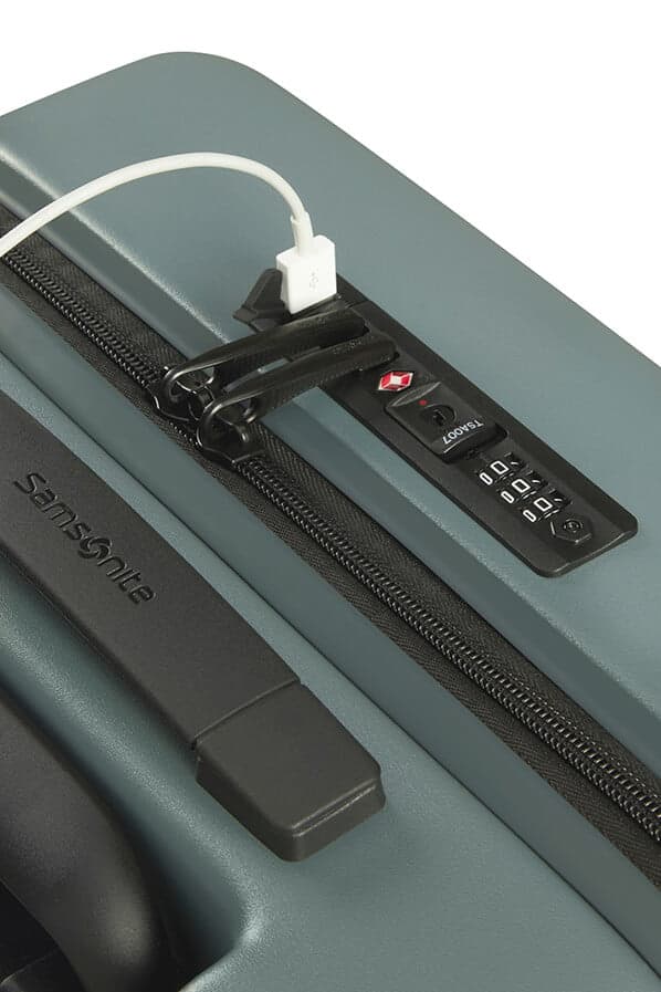 Чемодан на колёсах Samsonite KF1*001 Stackd Spinner 55 см Exp USB