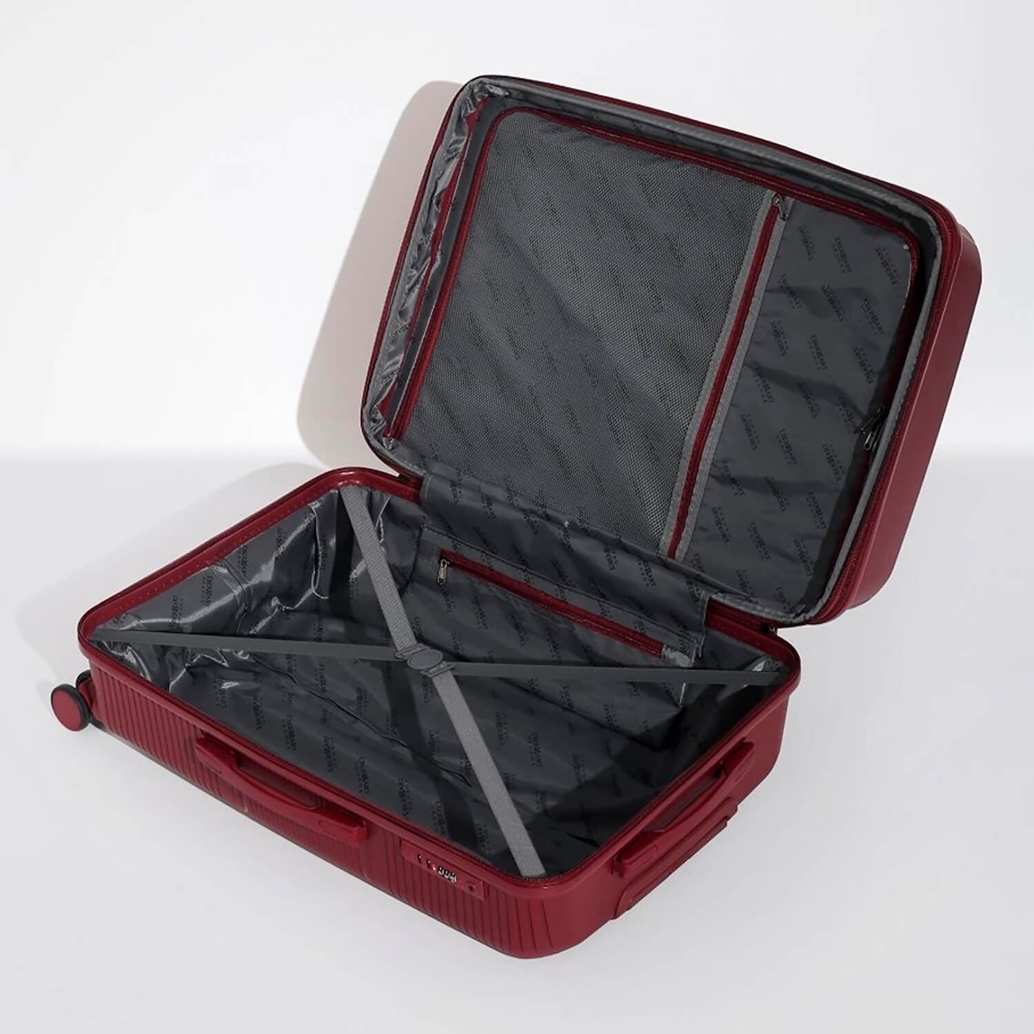Чемодан Eberhart 49M*424 Miracle Spinner M 69 см Expandable
