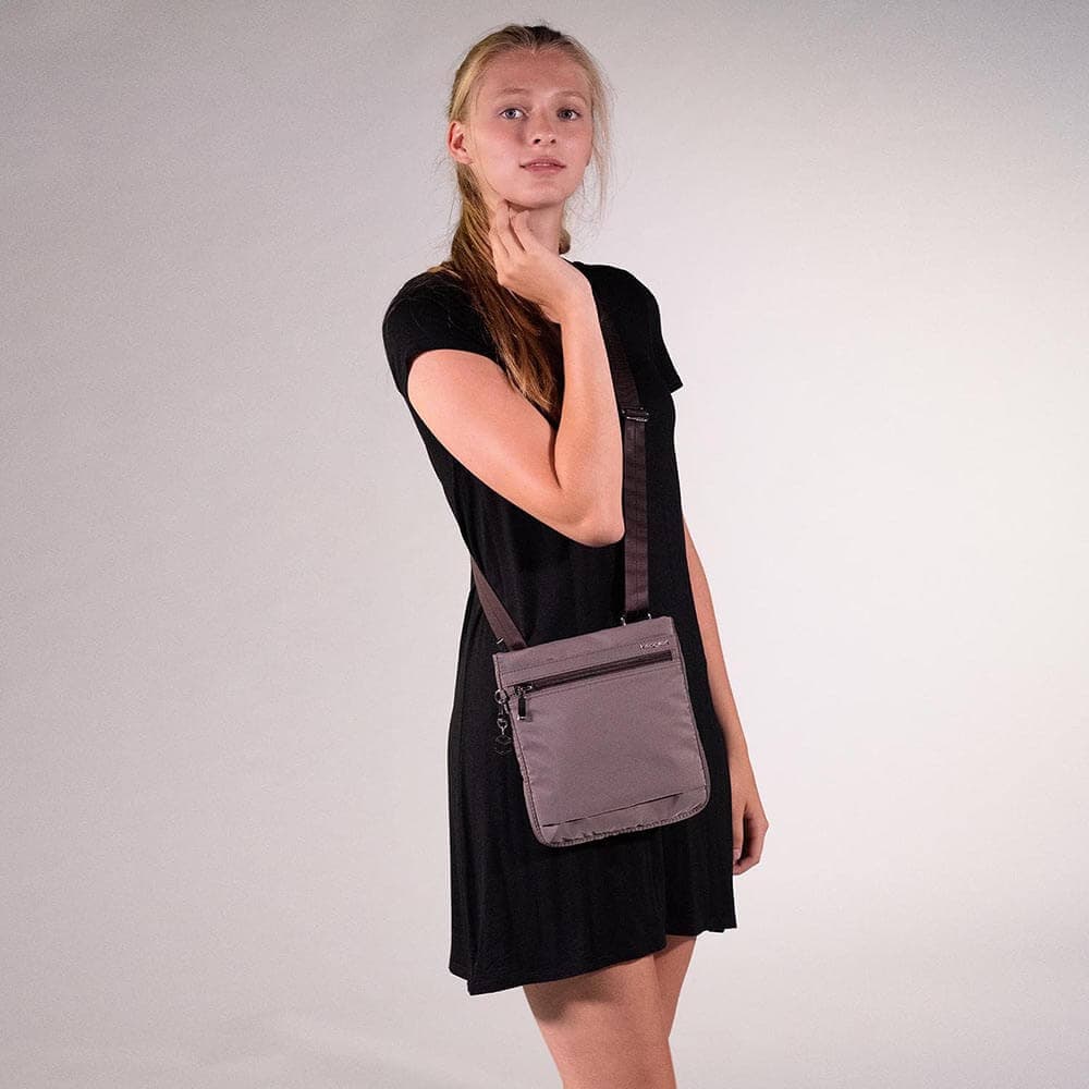 Сумка для документов Hedgren HIC112 Inner City Leonce Crossover