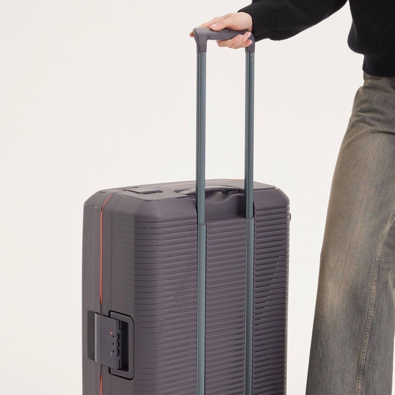 Чемодан на защелках Eberhart 33C*424 Click Spinner M 66 см