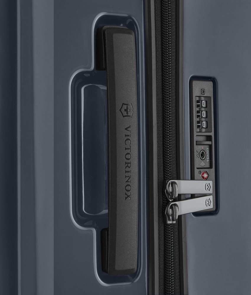 Чемодан Victorinox 6109 Airox Large Hardside Case Spinner 75 см