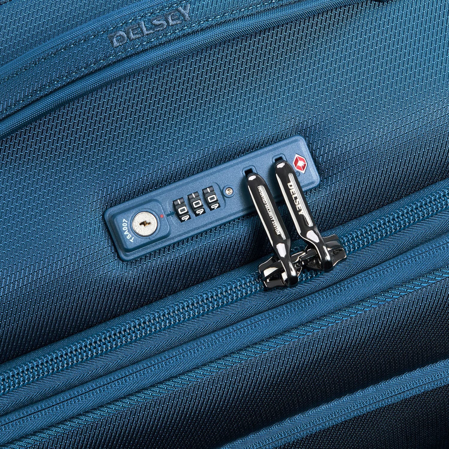 Чемодан Delsey 002352839 Montmartre Air 2.0 4DW Trolley Case XL 83 см Exp