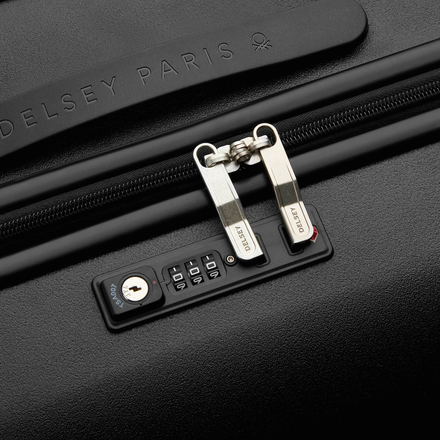 Чемодан на колёсах Delsey B03768821 UCB Hardside Trolley L 75 см
